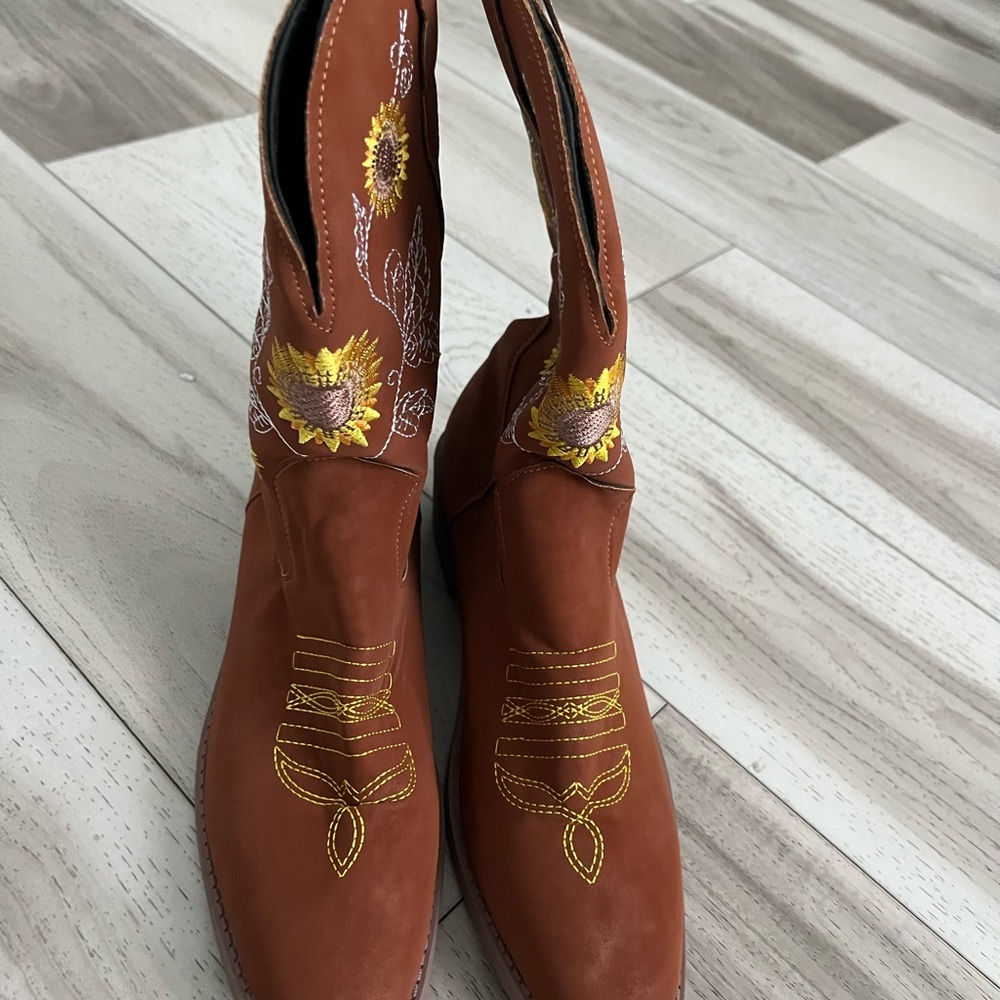 Embroidered Brown Western Boots